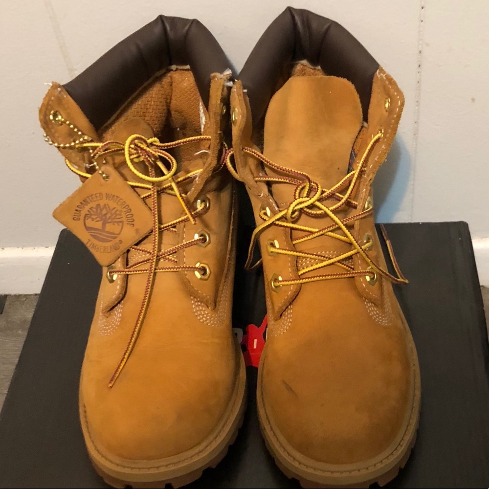 Timberland kids boots size 4